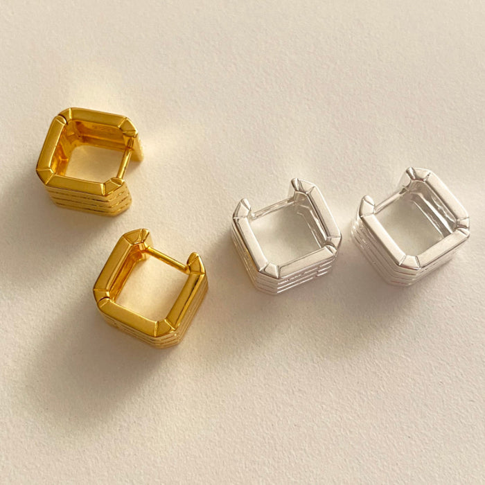 Wholesale Simple square smooth striped ear buckle for women, versatile, compact, exquisite, high-end ear accessory