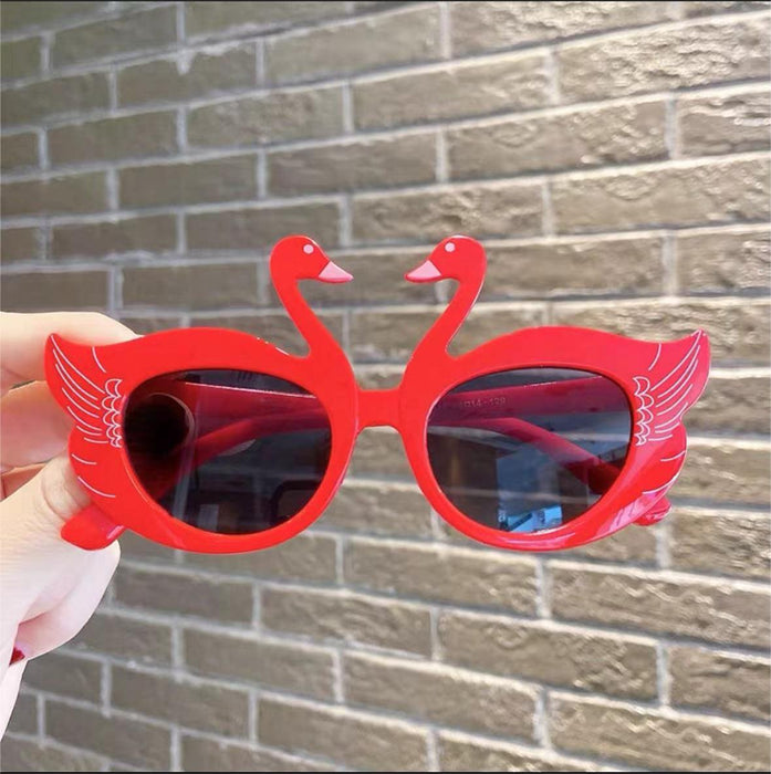 Wholesale Sunglasses, cute swan shaped fashion decoration glasses, UV resistant children's sunglasses