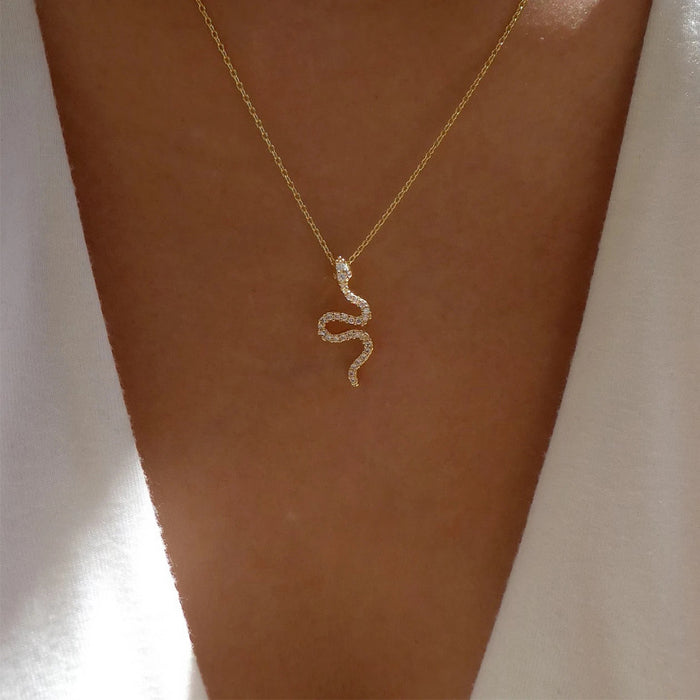 Wholesale Creative Jewelry Multi layer Serpentine Stacked Necklace Clavicle Chain Versatile Alloy Pendant Sweater Chain