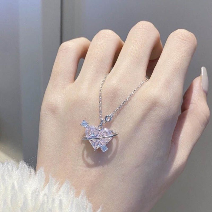 Wholesale Diamond planet pendant necklace, light luxury pink heart-shaped collarbone chain