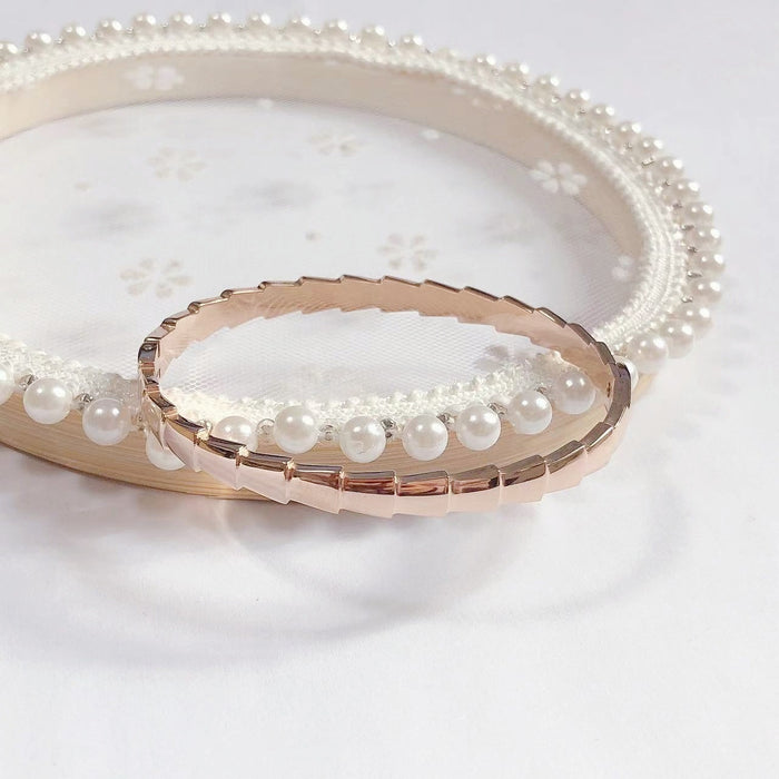 Wholesale Titanium steel color-preserving bracelet with diamond setting
