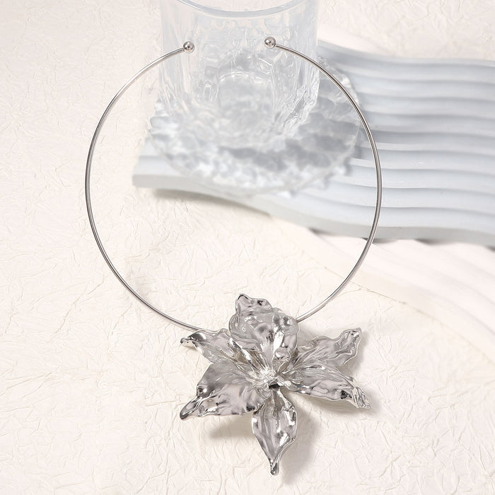 Wholesale Three-dimensional Design Sense Simple Alloy Flower Pendant Collar