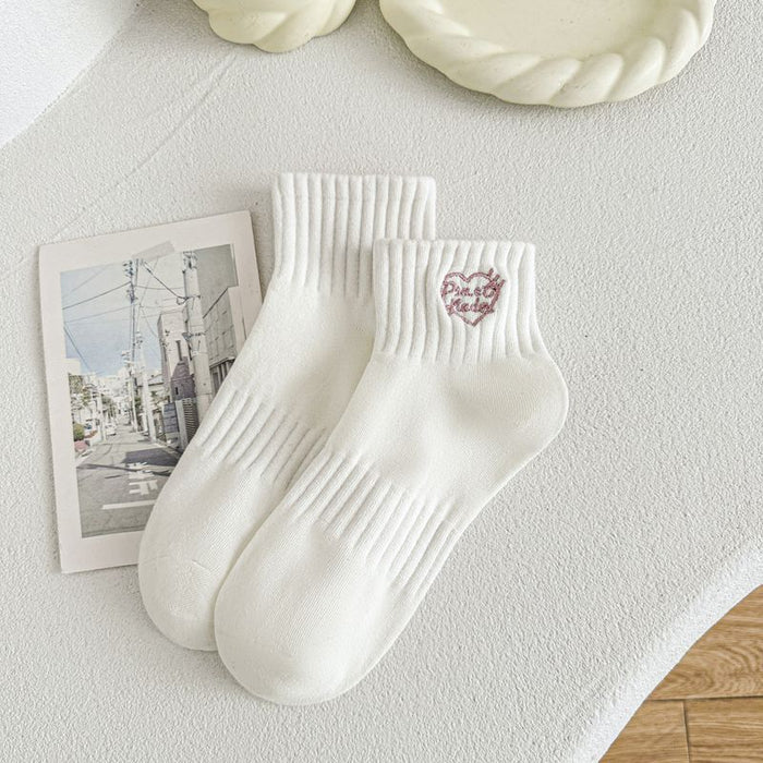 Wholesale Love Embroidered Breathable Cotton Short Socks Simple and Versatile College