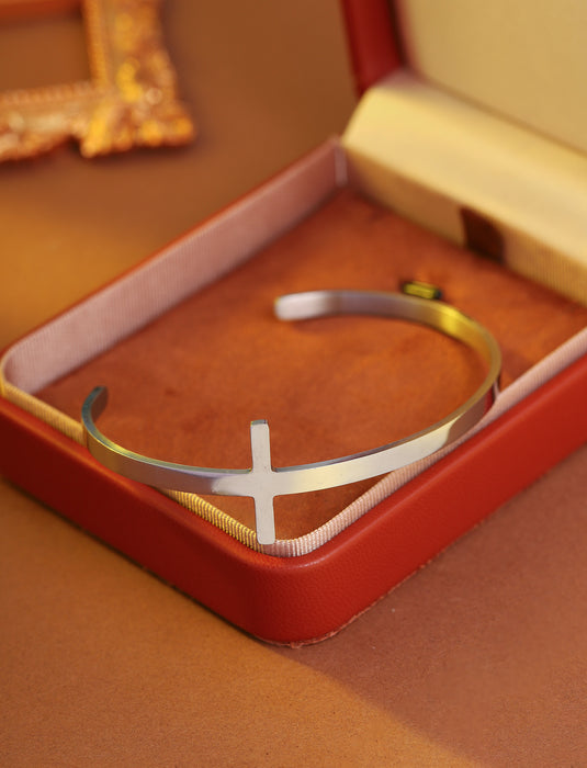 Wholes alecross bracelet  elegant butterfly accessory  stainless steel   heart-shaped bangle