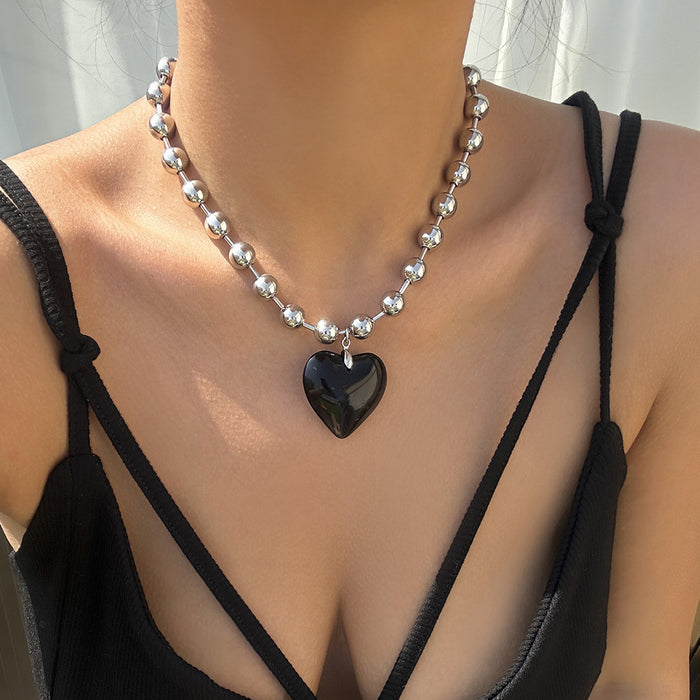 Wholesale Minimalist jewelry chain, heart-shaped collarbone chain, niche heart-shaped necklace