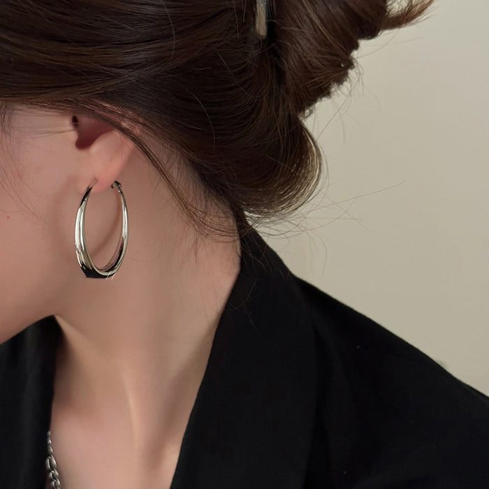 Wholesale Plain ring earrings, light luxury, high-end feel, fashionable earrings with earrings