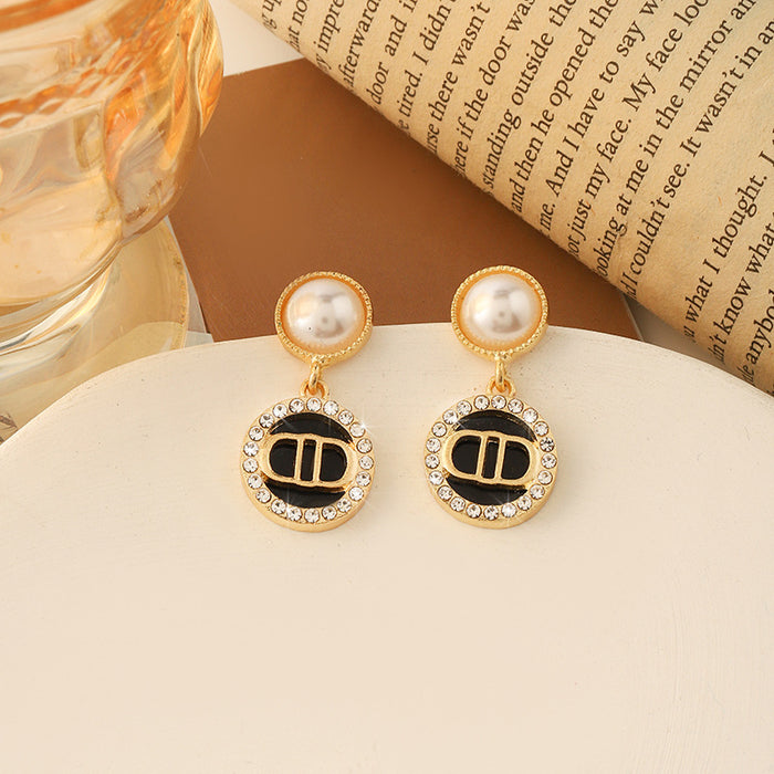Wholesale Silver Needle Pearl Fashionable Luxury Light Luxury Retro Earrings and Earrings