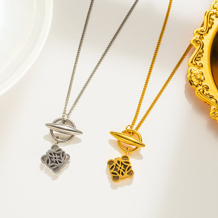 Wholesale Clavicle chain retro hollowed out jewelry, high-end design, light luxury, niche titanium steel necklace