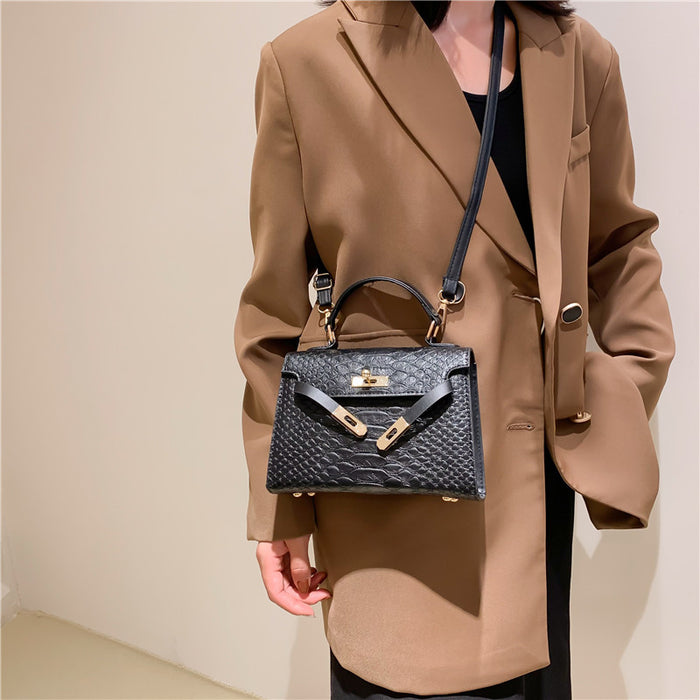 Wholesale Popular Fashion Handbag, New Fashionable Single Shoulder Simple Crossbody Commuter Small Square Bag