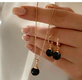 Wholesale Pearl pendant earrings,  necklace,  and jewelry set.