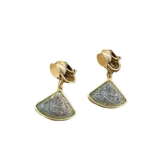 Wholesale Premium, light luxury pearl ear clip, retro temperament, fashionable and ear hole free ear clip