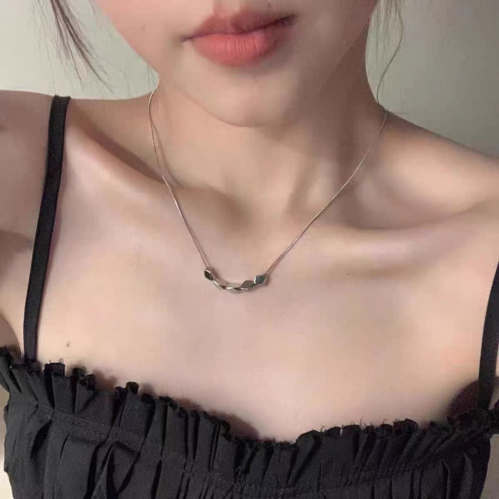 Wholesale Small and versatile necklace, light luxury collarbone chain, simple and high-end necklace
