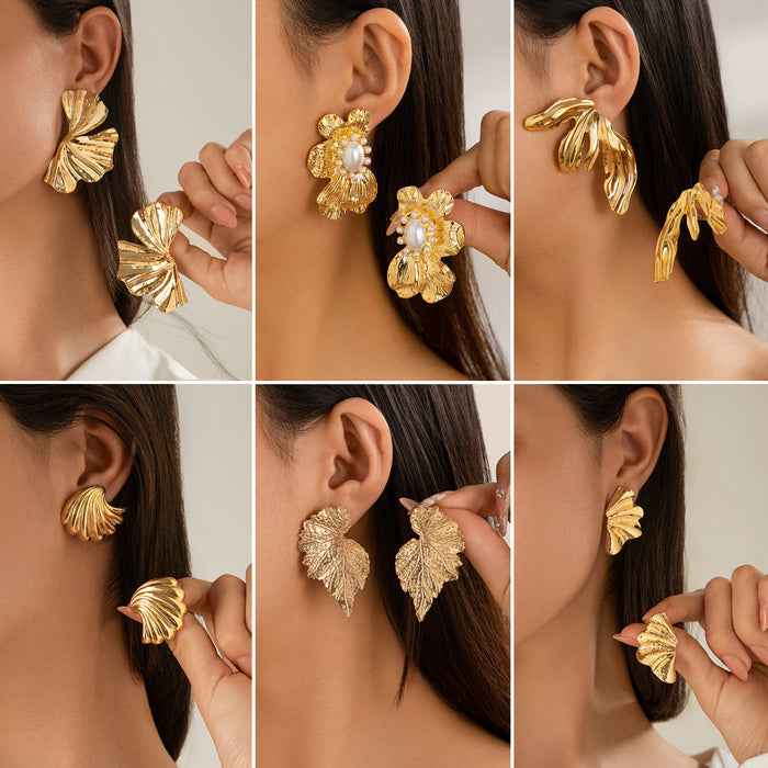 Wholesale Exaggerated metal ginkgo leaf earrings for accessories