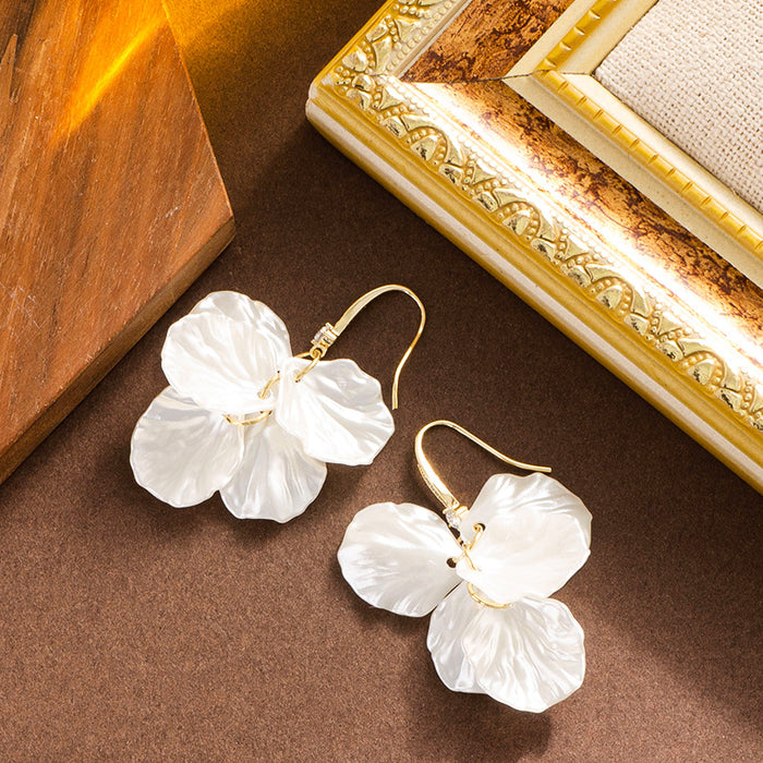 Wholesale White Imitation Shell Petal Earrings for Women All-match Earrings