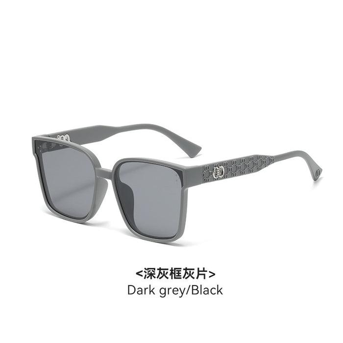 Wholesale Sunglasses UV resistant, fashionable and personalized sunglasses