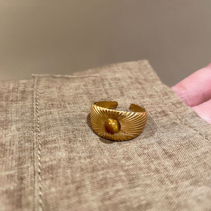 Wholesale Golden ring, women's high-end ring, niche design, unique ring