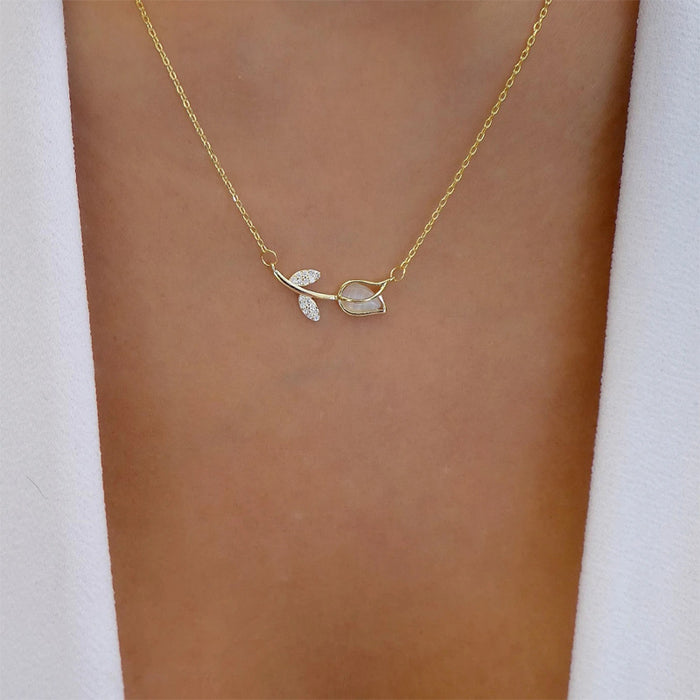 Wholesale Simple and versatile alloy jewelry with diamond studded pentagonal stars, moon, collarbone chain necklace, women's pendant