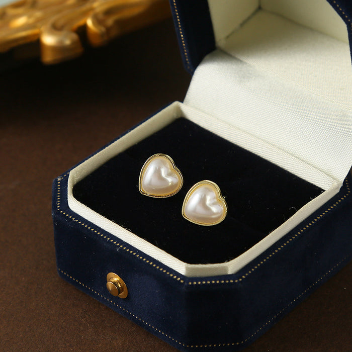 Wholesale Silver Needle Retro Love Pearl Earrings, Light Luxury, Niche Design, Earnail Accessories