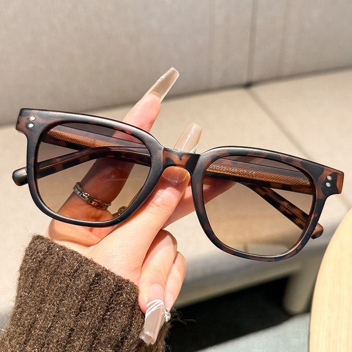 Wholesale Advanced sunglasses for driving, UV resistant and strong light sunglasses can be matched with myopia degree