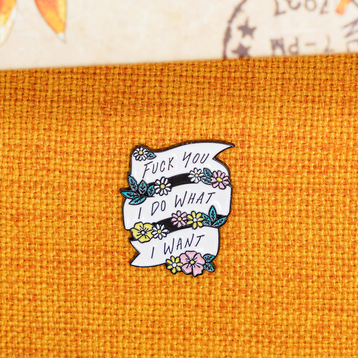 Wholesale Cartoon English Letter Brooch Red Flower Ribbon Design Fashion Accessory Gift For Boutique Resale