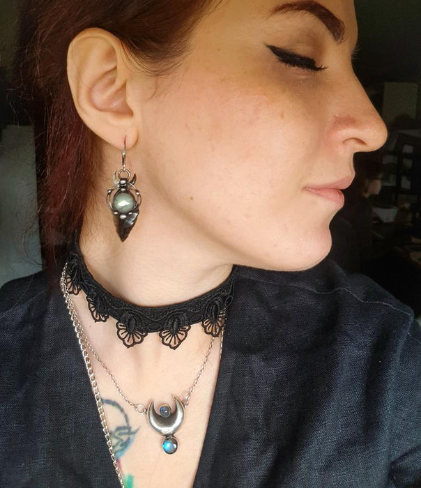 Wholesale Witch Black Arrow Pearl Earrings