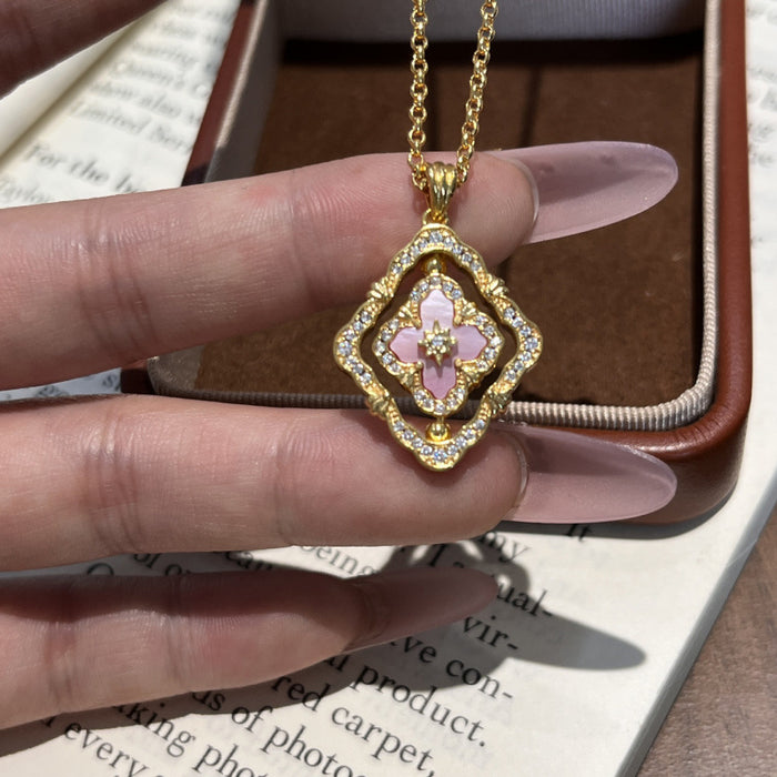 Wholesale Rotating Four-Leaf Clover White Shell choker necklace