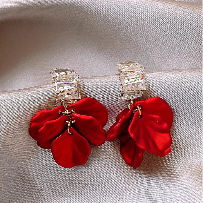 Wholesale Silver needle copper micro inlaid zircon petal earrings, niche fashion temperament, retro flower earrings