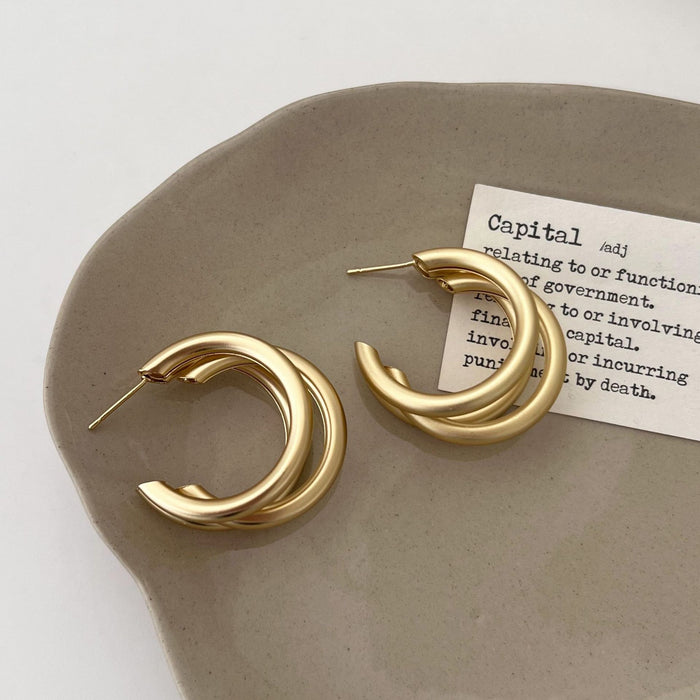 Wholesale Minimalist design with three layers of matte gold earrings, high-end temperament, fashionable and versatile earrings and earrings