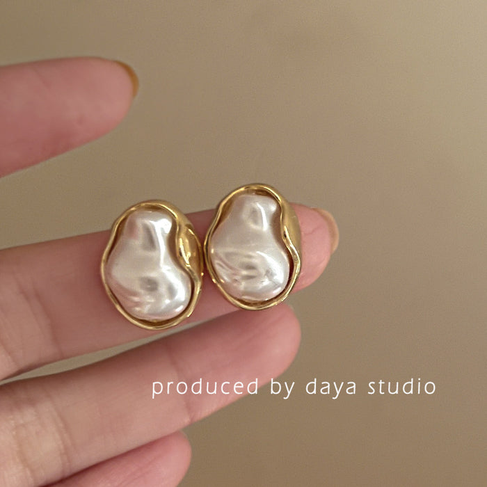 Wholesale  Retro Pearl Acetic Acid Pea Earrings  Simple Elegant Silver Pin Earrings Trendy