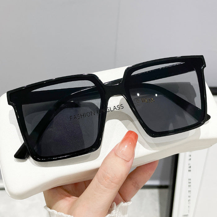 Wholesale Large box sunglasses, trendy street photography, high-end sunglasses