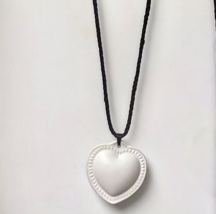 Wholesale Leather Love Necklace Hemp Rope Peach Heart Cool Style All-match Adjustable Cute Spice Girl Heart Necklace