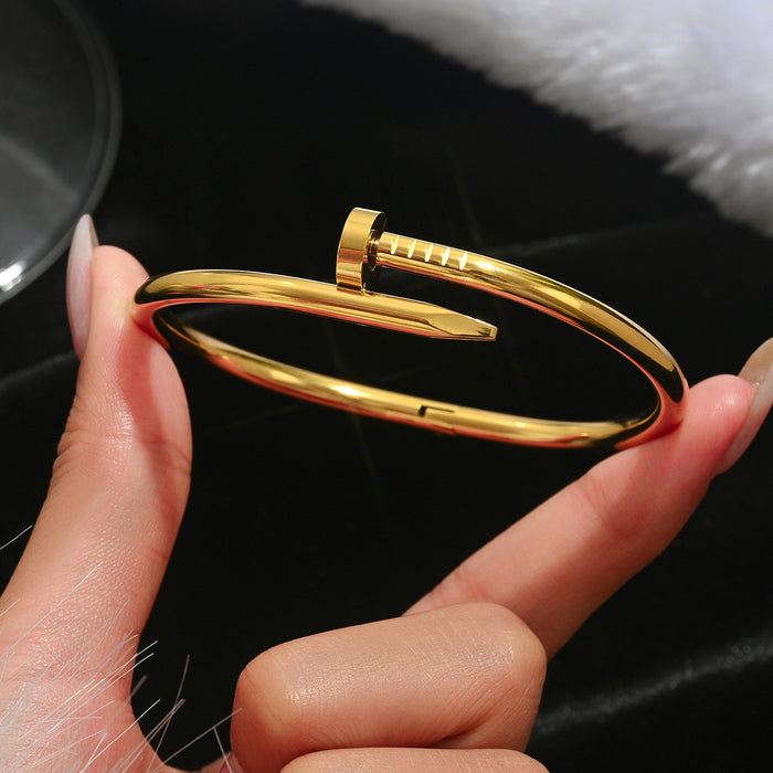 Wholesale Gold Bangle Set With Clover Rhinestone Design Chic Jewelry Accessory