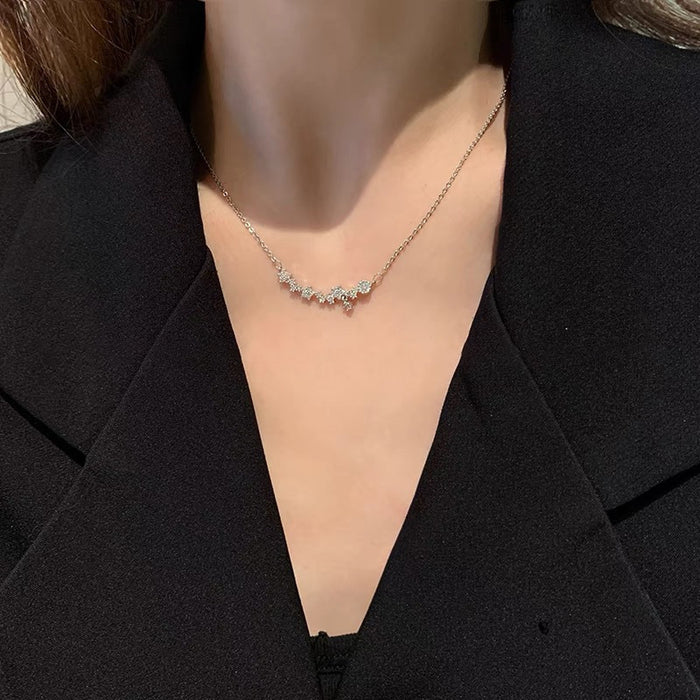 Wholesale Super sparkling zircon flower star necklace, light luxury, niche temperament, high-end accessory, collarbone chain necklace