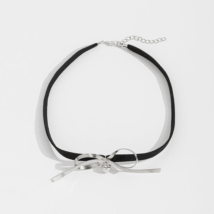 Wholesale Niche bow necklace, spicy girl, fashionable and personalized metal heart collarbone chain, neck chain