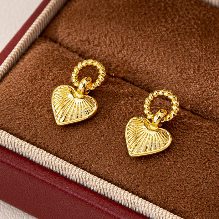 Wholesale 3D vintage black heart-shaped pearl earrings