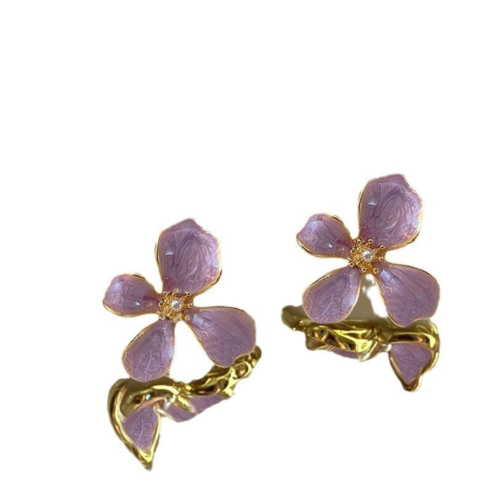 Wholesale A niche retro oil dripping purple four leaf flower earring design with a unique, simple, versatile temperament and fashionable style