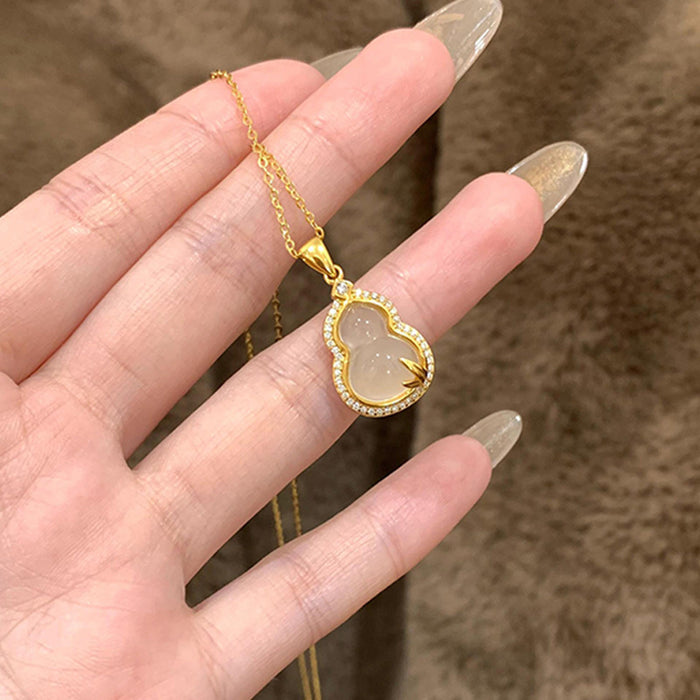 Wholesale  Golden Gourd Necklace for Women  Accessible Pendant Niche Design Elegant Clavicle Chain