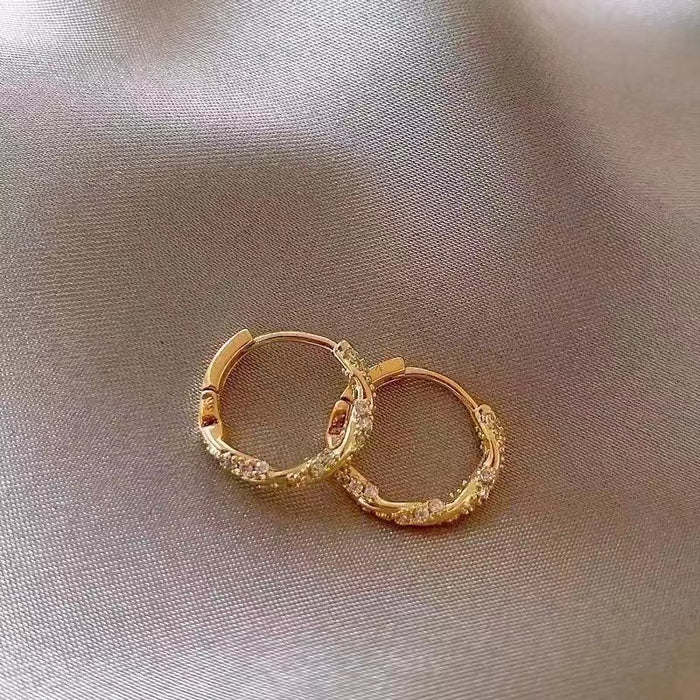 Wholesale Shiny and fashionable frosted ring earrings with light luxury and niche design