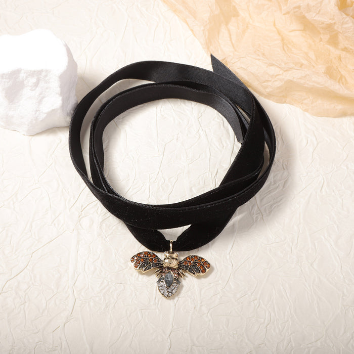 Wholesale Full Diamond Alloy Bee Pendant Long Necklace High Design All-match Daily