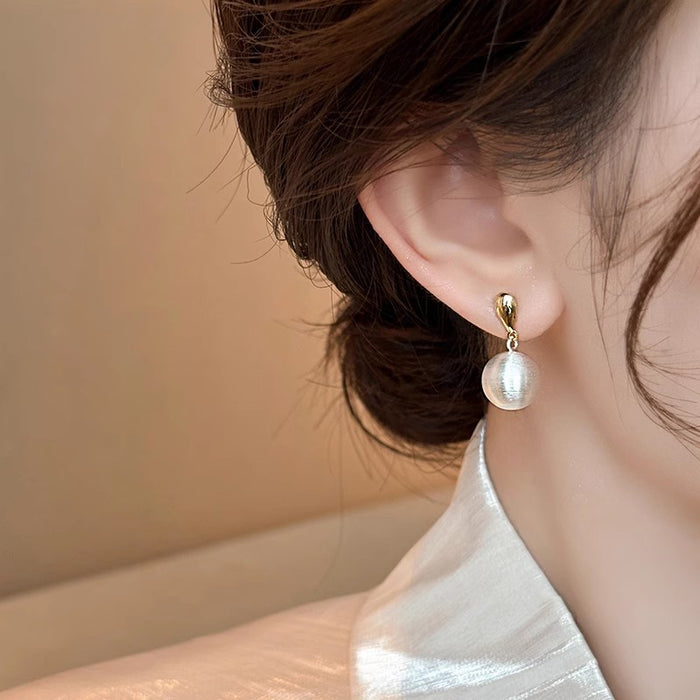 Wholesale Women' s Spherical Stud Earrings