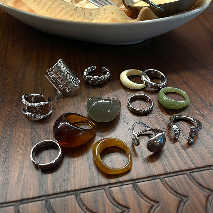 Wholesale A niche and unique resin ring with a cold and conspicuous opening, copper electroplating with versatile rings for women