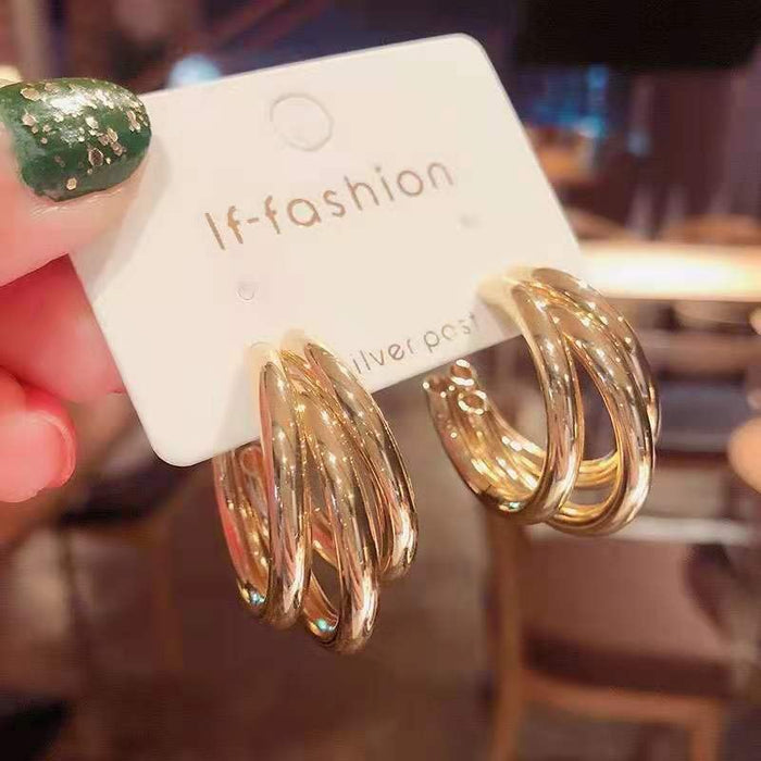 Wholesale C-shaped multi-layer fashionable and compact design earrings and earrings with geometric temperament and metallic texture