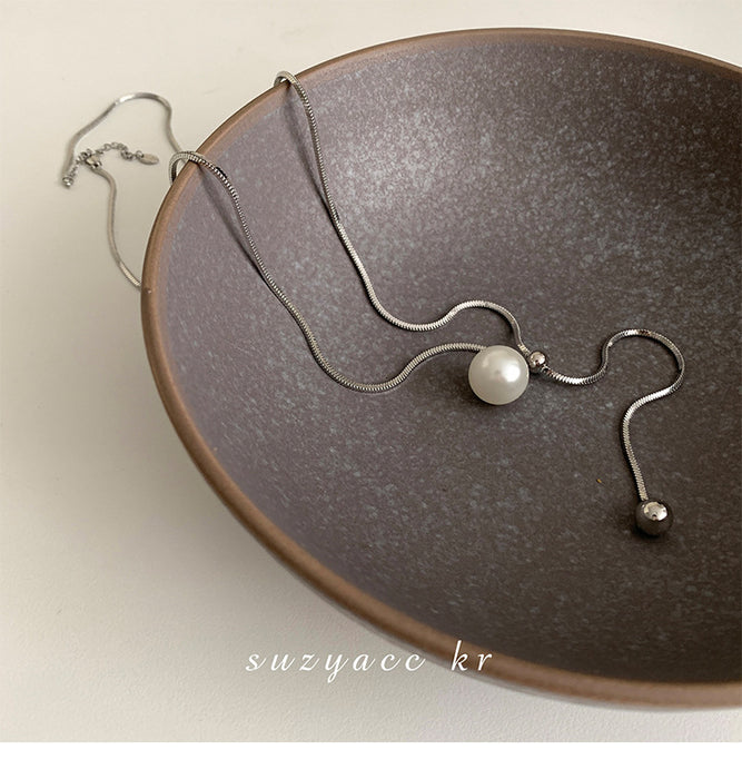 Wholesale Pearl sweater chain with high-end feel, long double layered layered titanium steel necklace, niche light luxury accessory