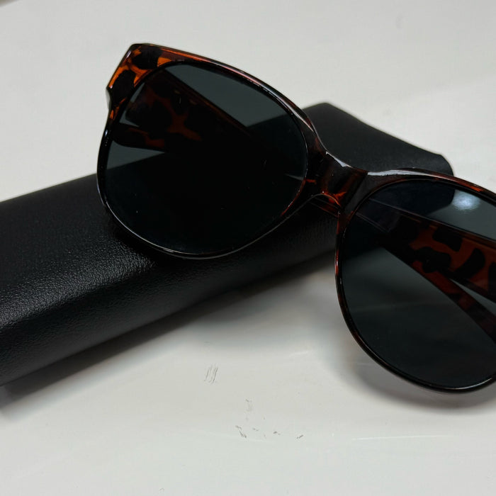 Wholesale Decorative sunglasses, retro sunglasses, personalized oval glasses