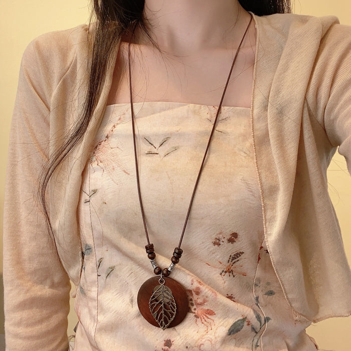 Wholesale Vintage coins, tassels, bead necklaces, sweater chains, stacked black necklaces, accessories