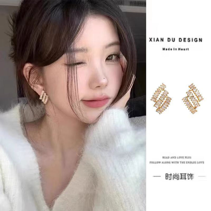 Wholesale Light luxury silver needle full diamond earrings with exquisite temperament, geometric earrings, retro and simple commuting earrings