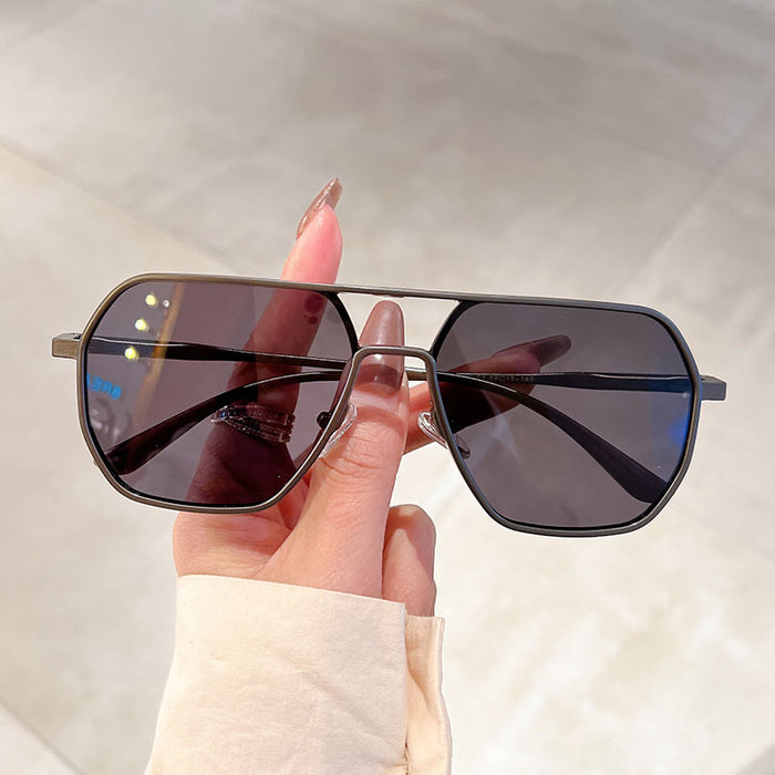 Wholesale Outdoor driving sunglasses, driving glasses, polygonal color changing polarized sunglasses for men