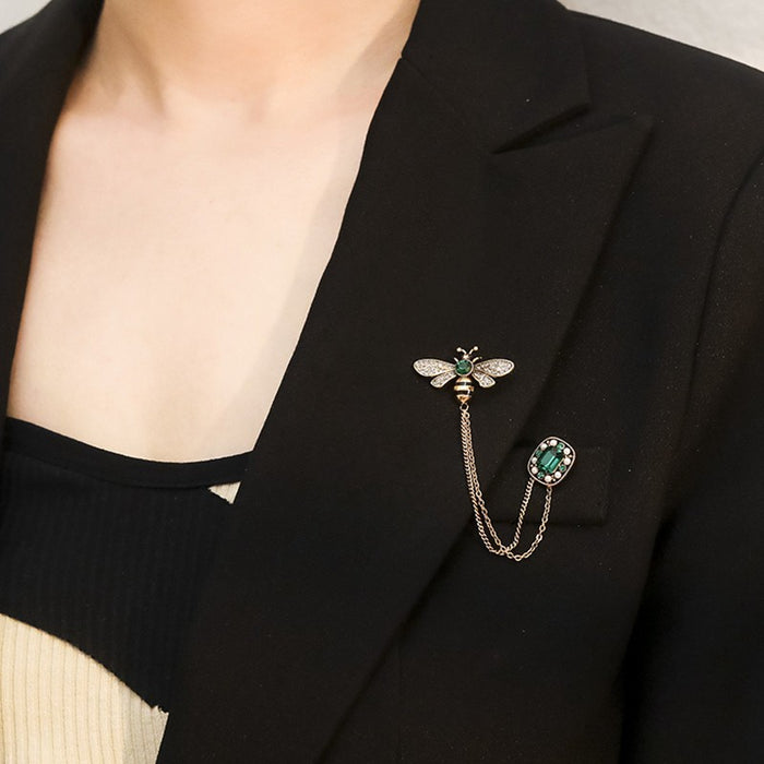 Wholesale Vintage tassel chain pearl brooch fixed brooch
