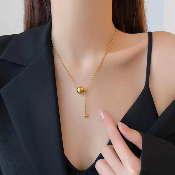 Wholesale New stainless steel titanium steel metal ball pendant necklace that does not fade, sweater chain with high-end feel, collarbone chain