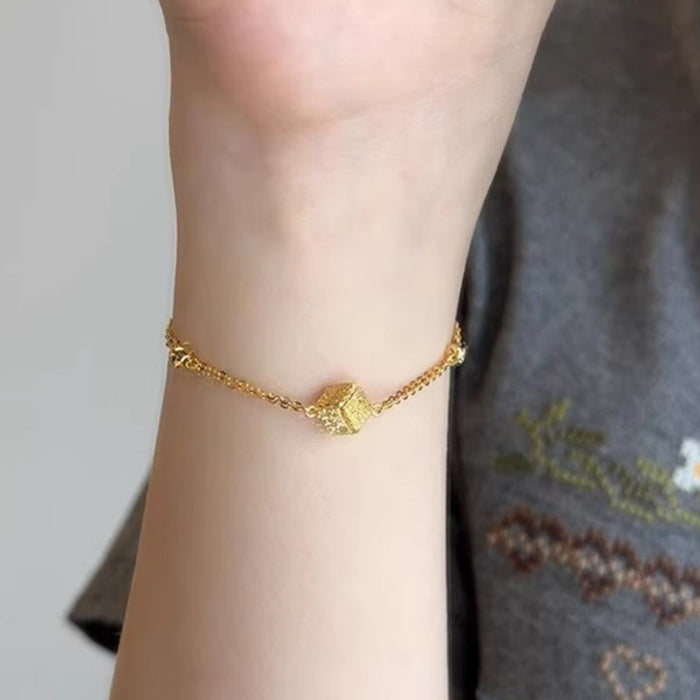 Wholesale Commuting unique design, super sparkling square bracelet, fashionable temperament, personality, niche new style